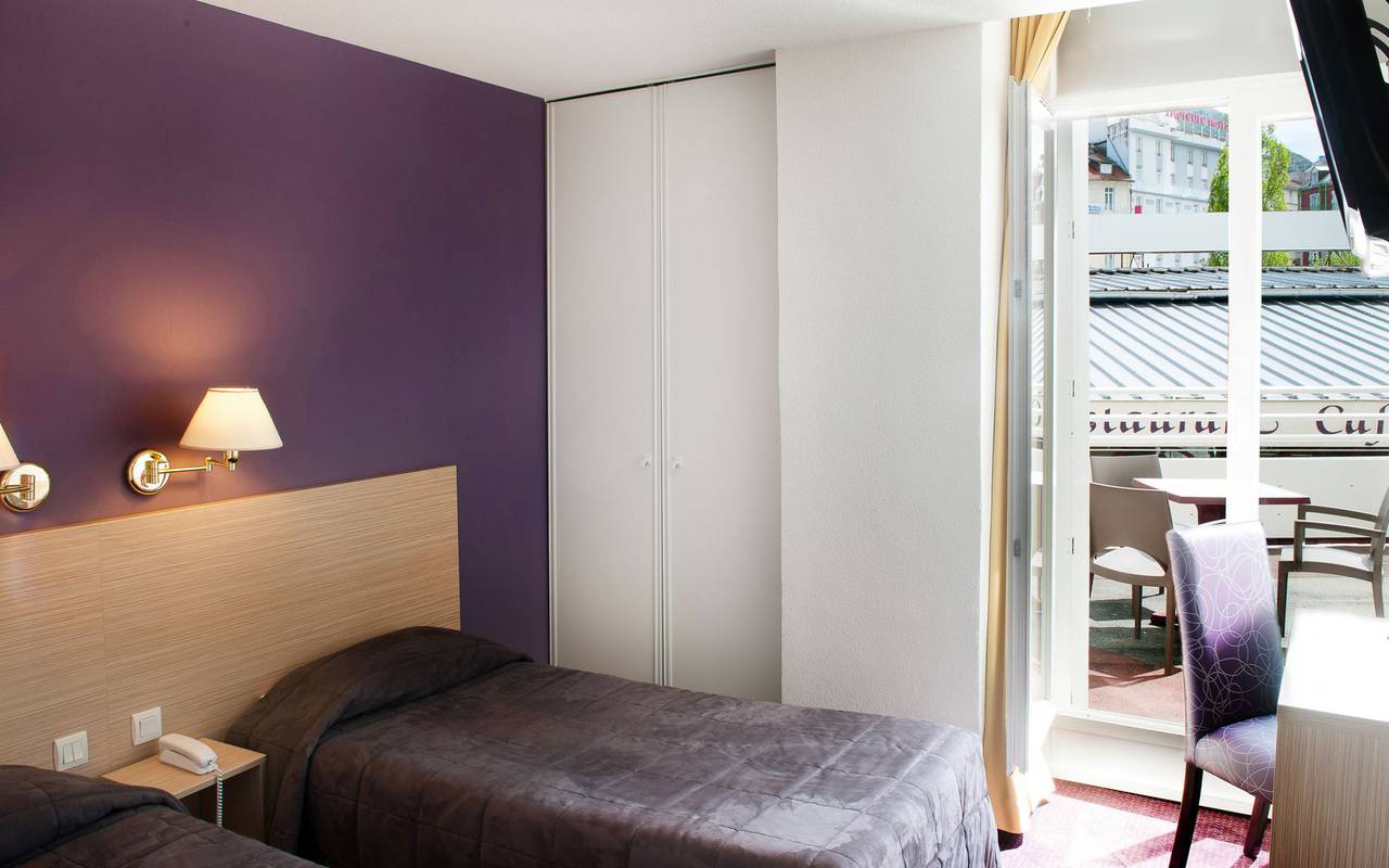 Room with terrace, bed and breakfast in Lourdes, Hôtel Continental Lourdes
